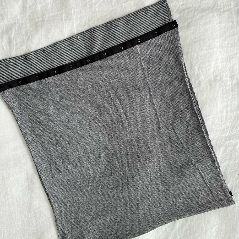 Lululemon - Striped snap scarf - grey - Picture 5 of 5